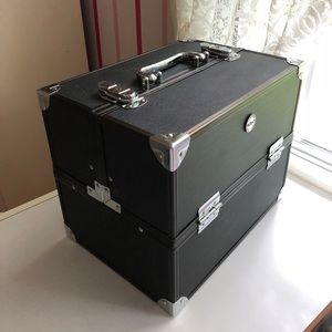 Soho Black Tri - Level Travel Makeup Train Case